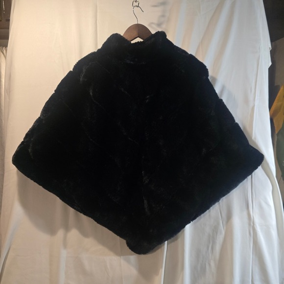 Adrienne Landau Black Faux Fur Poncho Cape Asymmetrical Zipper Collar Size S M - Picture 6 of 6